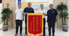 【市城市燃熱集團(tuán)富泰熱力】高效調(diào)解促和諧 登門(mén)致謝送錦旗